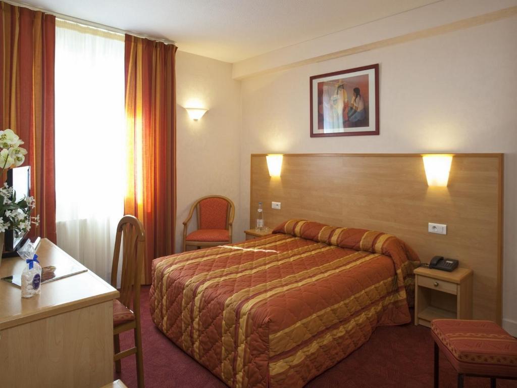 Hotel Chambord Vichy Habitación foto
